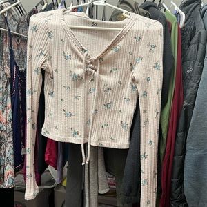SO crop long sleeve top pink with little flowers